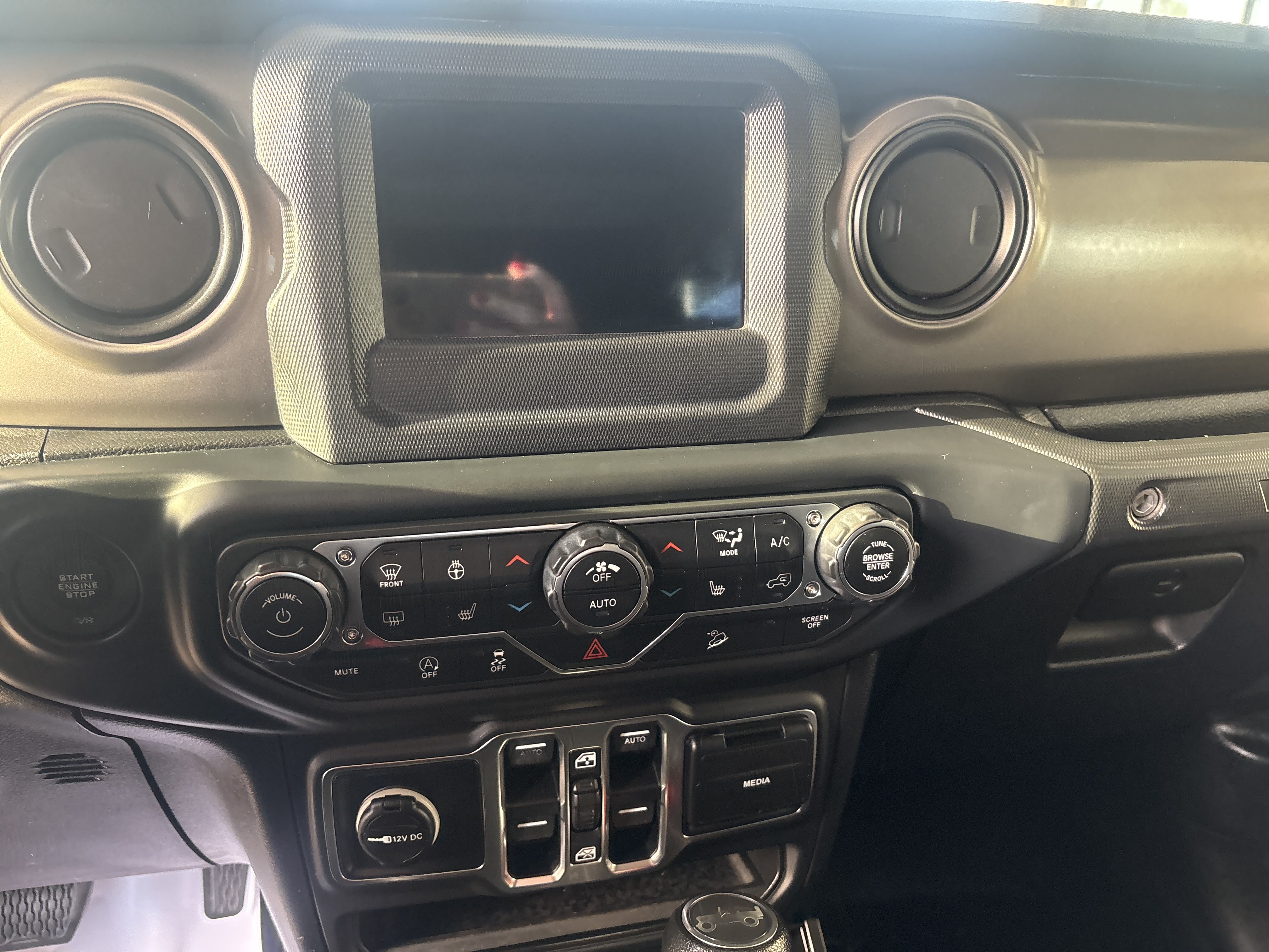 Used 2018 Jeep Wrangler Unlimited Sport S AWD/4WD image 19