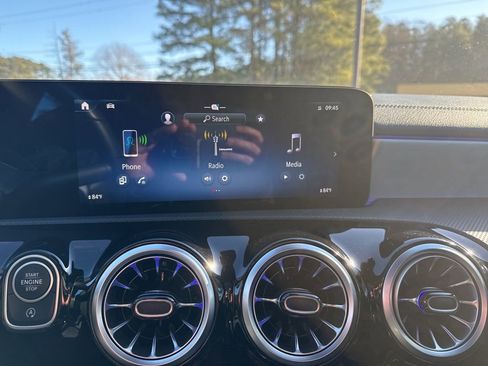 Used 2025 Mercedes-Benz CLA 250 4MATIC image 12