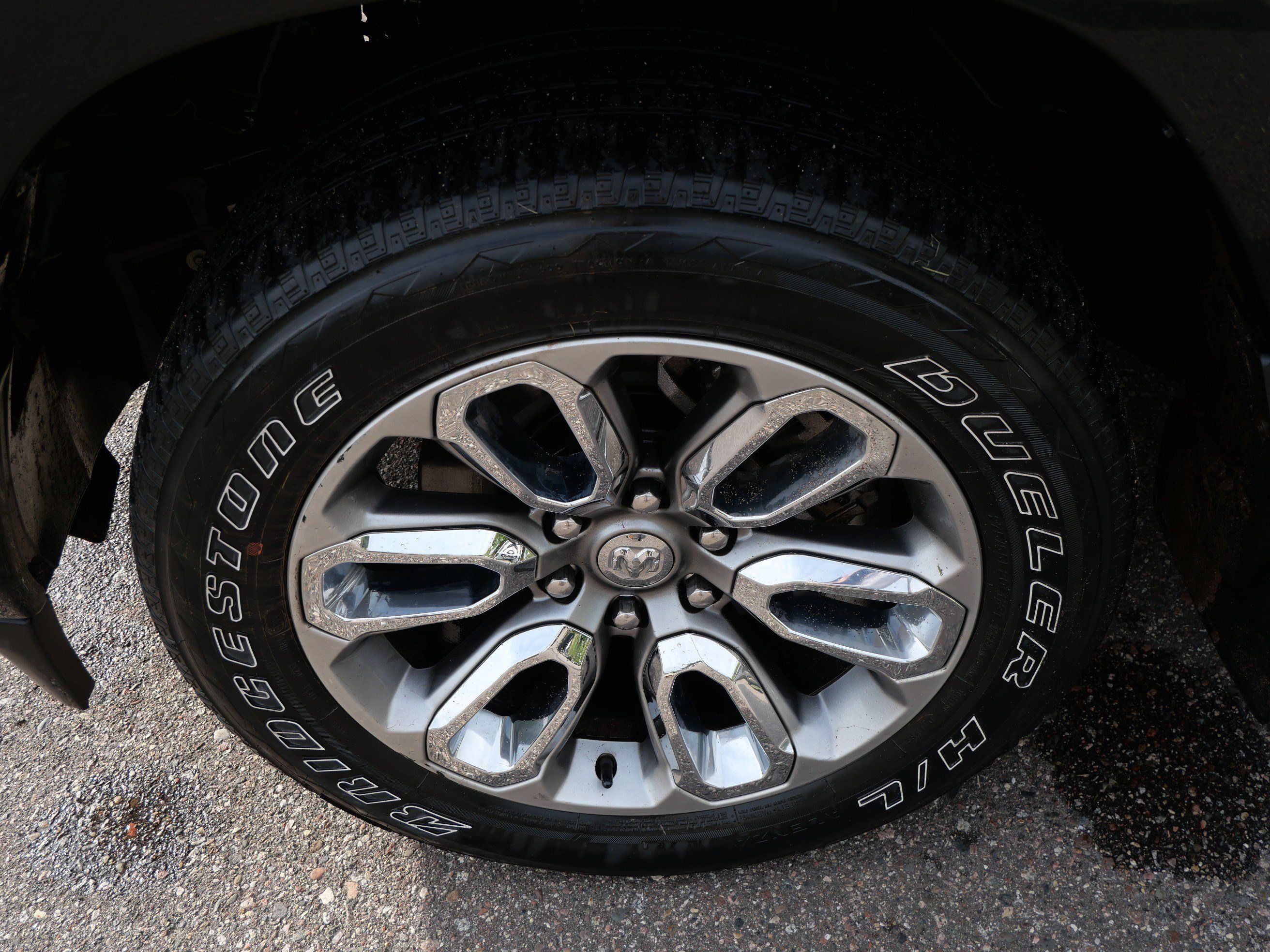 Used 2021 RAM 1500 Laramie w/ Sport Appearance Package AWD/4WD image 16