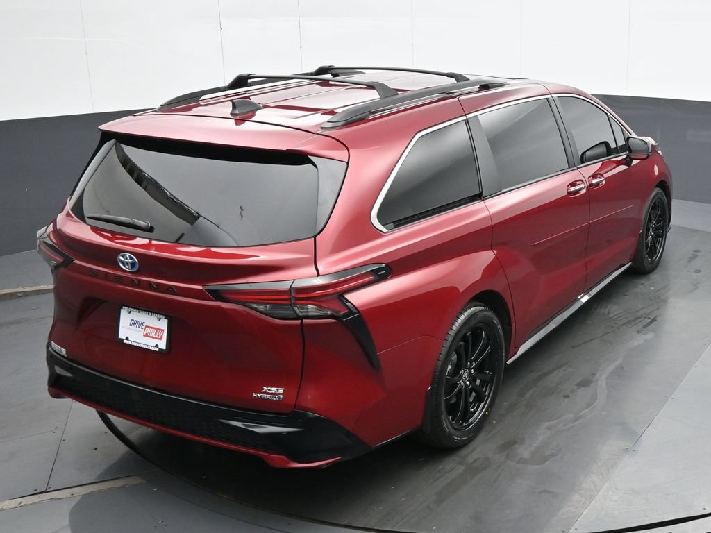 Used 2024 Toyota Sienna XSE FWD image 24
