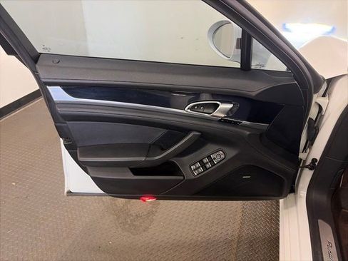 Used 2015 Porsche Panamera 4S image 15