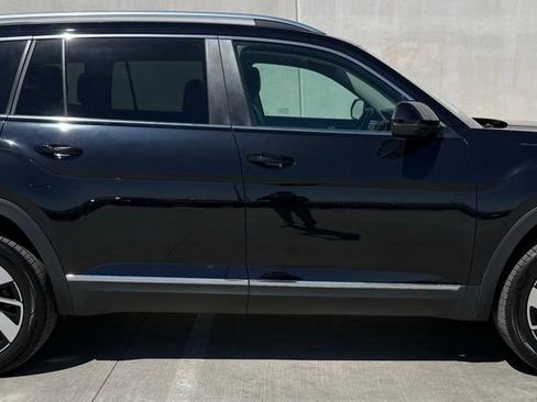 Used 2025 Volkswagen Atlas SEL image 4