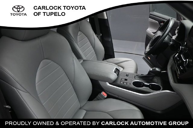 Used 2023 Toyota Highlander XLE FWD image 42