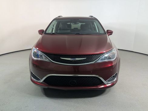 Used 2020 Chrysler Pacifica Touring-L Plus w/ Tire & Wheel Group FWD image 2