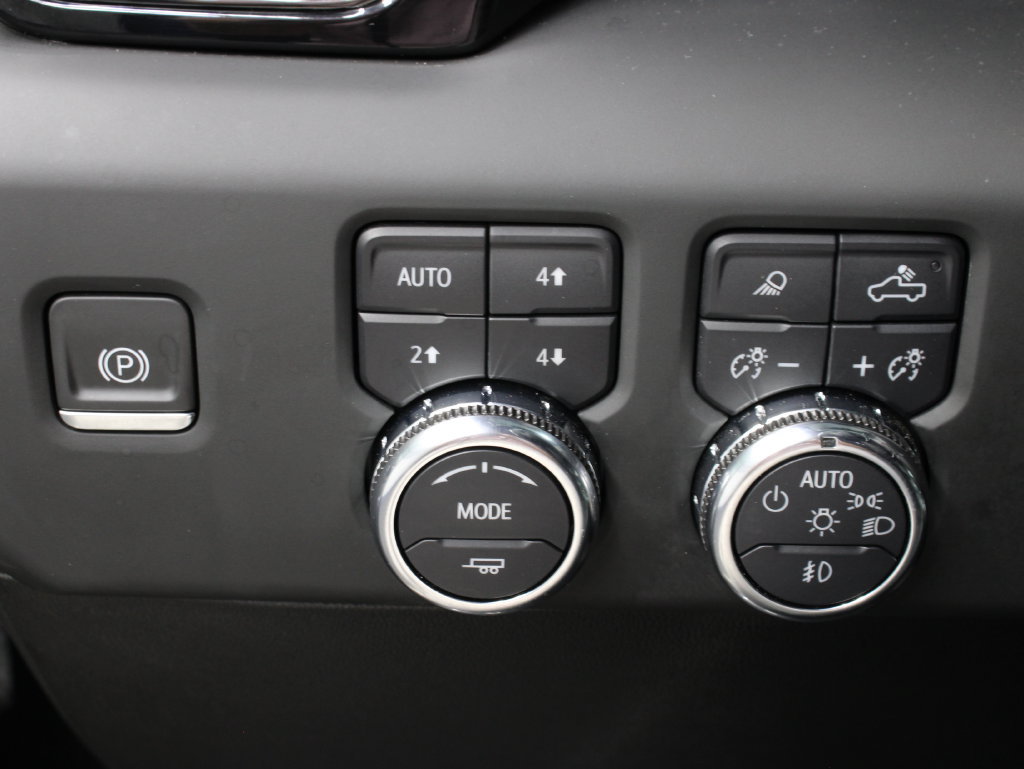 Used 2024 GMC Sierra 1500 AT4 w/ Technology Package AWD/4WD image 66