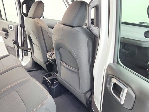 Used 2024 Jeep Gladiator Sport image 30