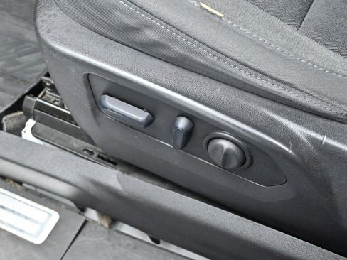 Used 2023 Chevrolet Silverado 2500 LT w/ Convenience Package image 14