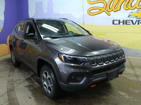Used 2022 Jeep Compass Trailhawk w/ Trailhawk Elite Group AWD/4WD image 2