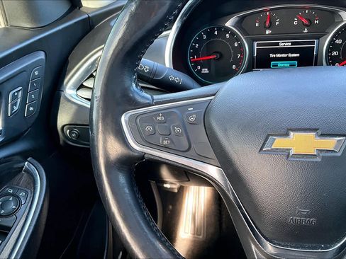 Used 2017 Chevrolet Malibu Premier image 24
