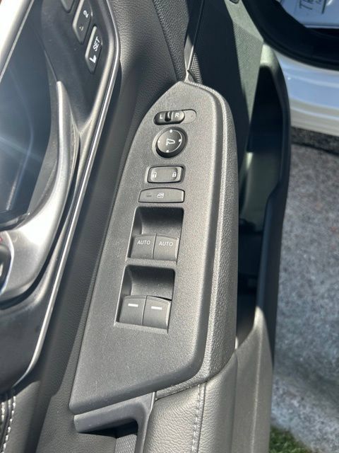 Used 2020 Honda CR-V Touring image 8