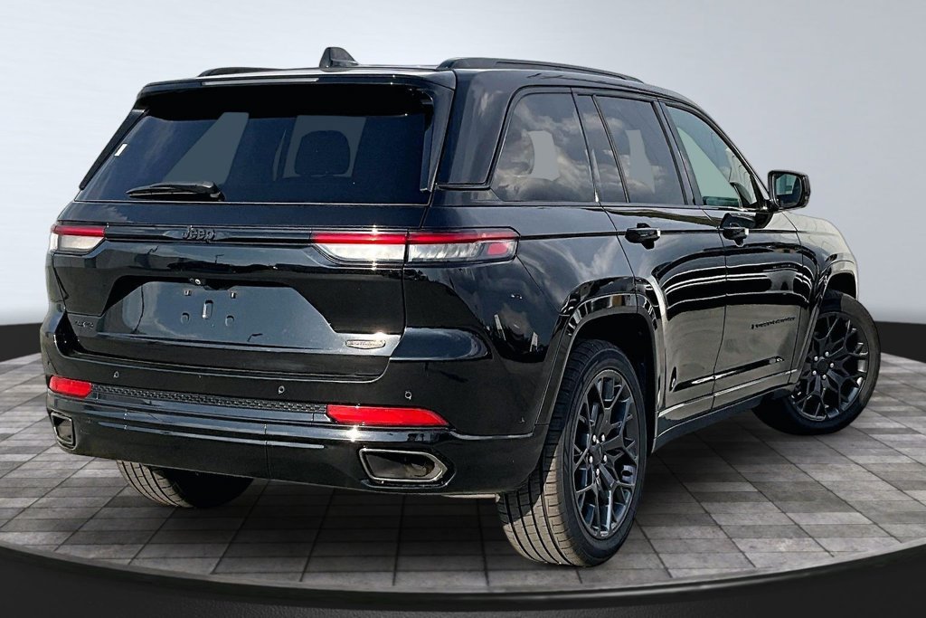 Used 2025 Jeep Grand Cherokee Summit w/ Obsidian Package AWD/4WD image 22