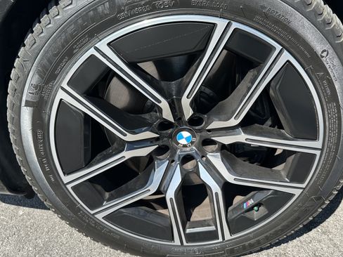 Certified 2024 BMW 740i xDrive w/ Premium Package 2 AWD/4WD image 12