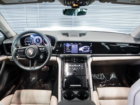 Certified 2025 Porsche Panamera image 14