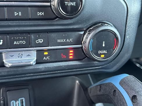 Used 2022 Ford Bronco Wildtrak image 19