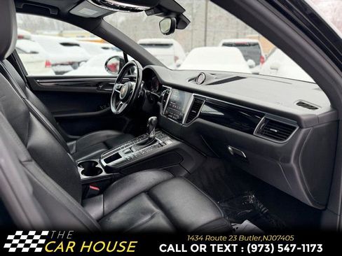 Used 2018 Porsche Macan S image 25