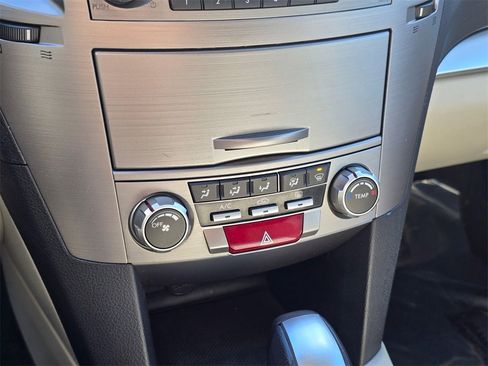 Used 2013 Subaru Outback 2.5i Premium w/ All-Weather Pkg image 29