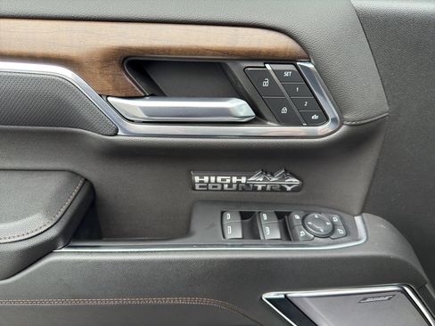 Used 2023 Chevrolet Silverado 1500 High Country w/ High Country Premium Package image 11