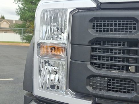 Used 2024 Ford F550 2WD Regular Cab Super Duty image 9