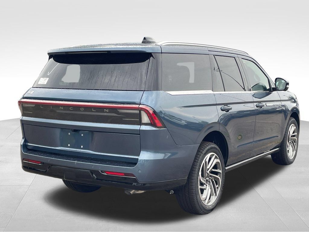 New 2027 Lincoln Navigator Reserve AWD/4WD image 5