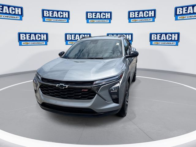 Used 2024 Chevrolet Trax RS w/ Sunroof Package FWD image 3