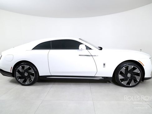 Used 2024 Rolls-Royce Spectre w/ Spectre Launch Package image 10
