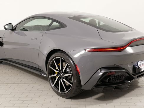 Used 2019 Aston Martin V8 Vantage Coupe RWD image 20