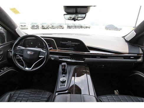 Used 2023 Cadillac Escalade Sport Platinum AWD/4WD image 9