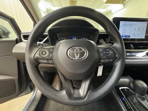 Used 2024 Toyota Corolla LE FWD image 33