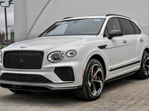 Used 2023 Bentley Bentayga image 3