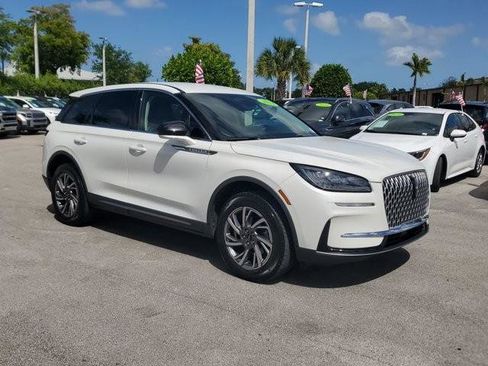 Used 2023 Lincoln Corsair FWD image 3