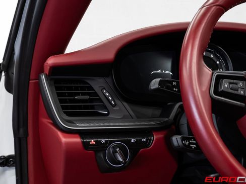 Used 2022 Porsche 911 Carrera image 24