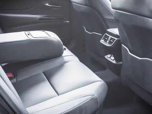 Certified 2025 Lexus ES 300h w/ Premium Package image 24