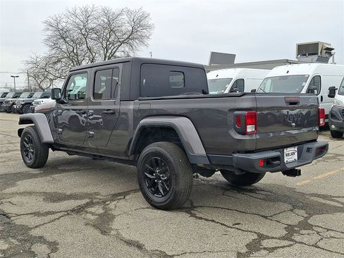 Certified 2022 Jeep Gladiator Sport image 11