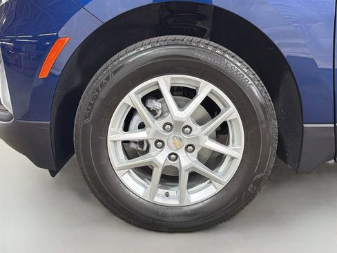 Used 2023 Chevrolet Equinox LT w/ Driver Convenience Package AWD/4WD image 32