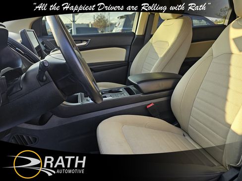 Used 2022 Ford Edge SE w/ Black Appearance Package image 12