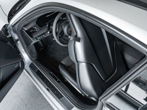 Certified 2025 Porsche 911 Carrera 4 GTS AWD/4WD image 14