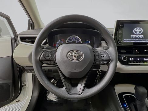 Used 2021 Toyota Corolla LE FWD image 18