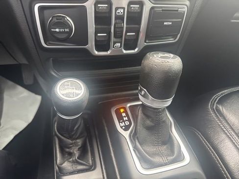 Used 2018 Jeep Wrangler Unlimited Sport S AWD/4WD image 16