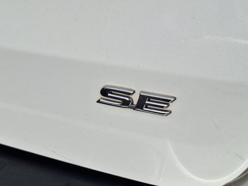 Used 2017 Toyota Sienna SE Premium image 29