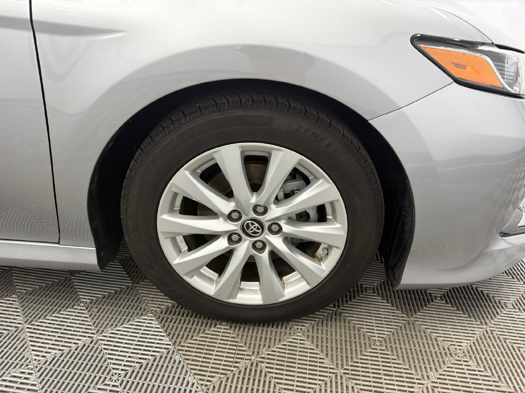 Used 2019 Toyota Camry LE FWD image 13