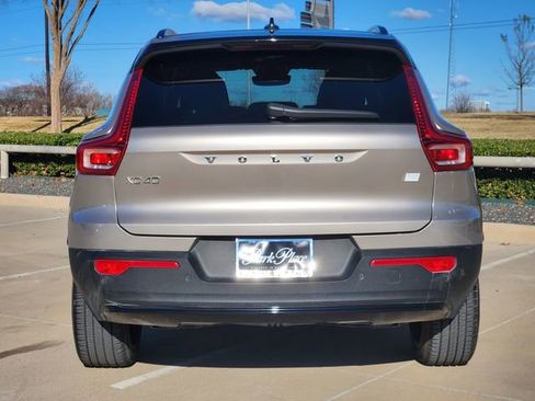 Used 2024 Volvo XC40 Recharge Plus w/ Protection Package Premier image 15