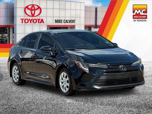 Used 2025 Toyota Corolla LE FWD image 7
