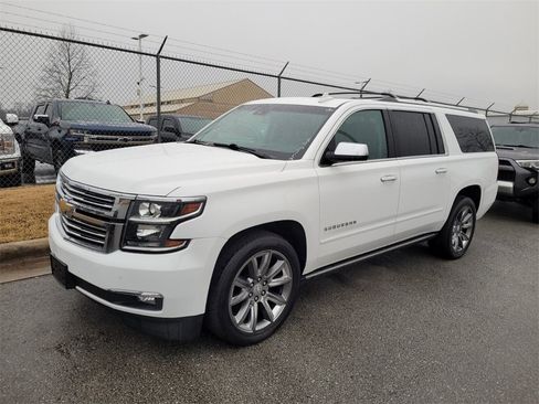 Used 2018 Chevrolet Suburban Premier image 2