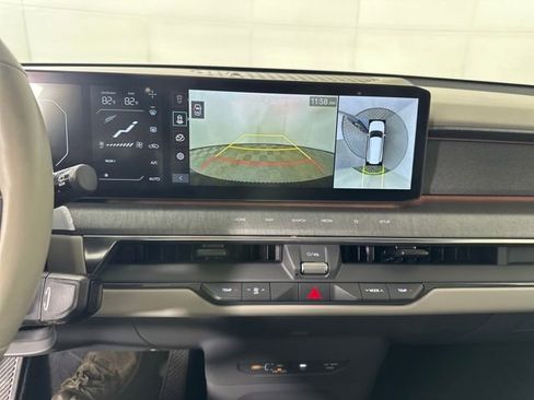 Used 2024 Kia EV9 Land image 22