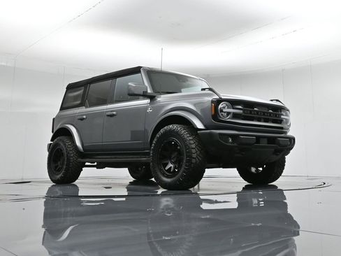 Used 2023 Ford Bronco Outer Banks image 48