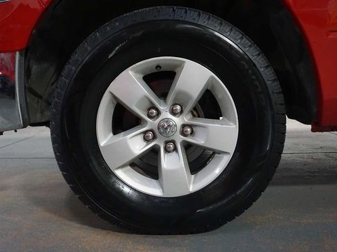 Used 2018 RAM 1500 Classic SLT w/ Luxury Group image 8