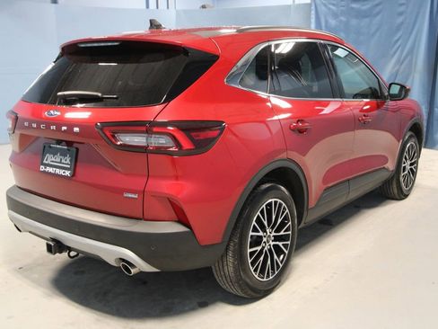 Used 2025 Ford Escape SE w/ Class II Trailer Tow Package image 34