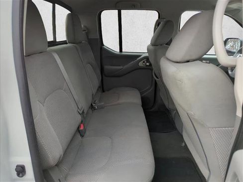 Used 2019 Nissan Frontier SV image 20