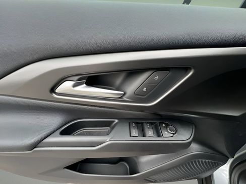 New 2026 Chevrolet Equinox EV LT image 21