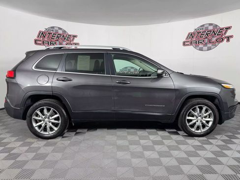 Used 2018 Jeep Cherokee Limited image 8